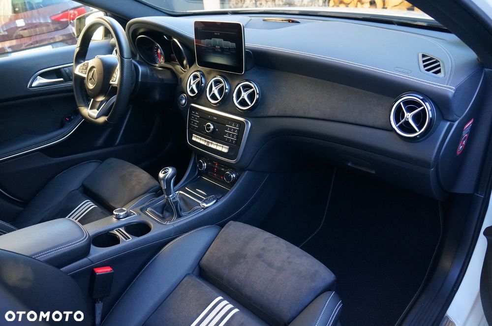 Mercedes-Benz Klasa A 180 AMG Line - 23