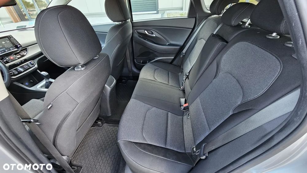 Hyundai i30 1.6 D GO DCT - 7