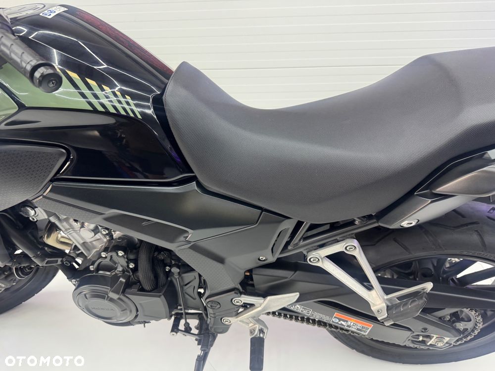 Honda CB - 12
