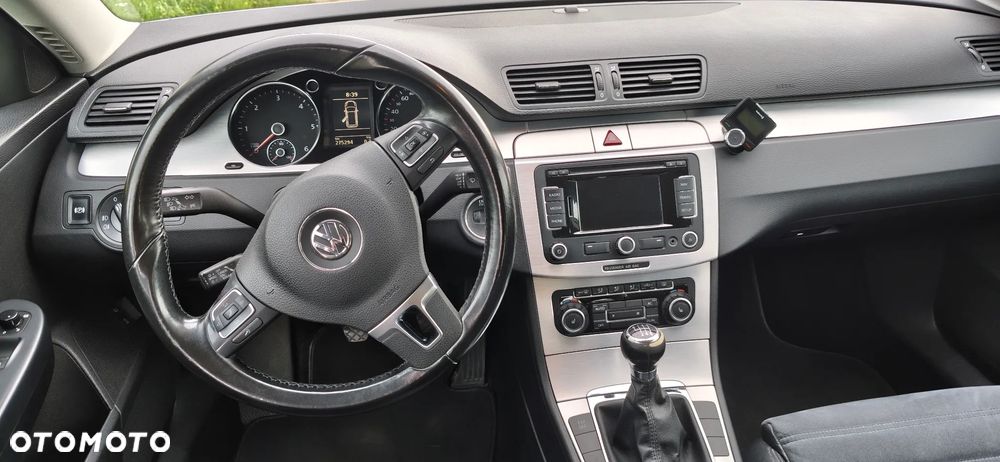 Volkswagen Passat 2.0 TDI Highline - 5