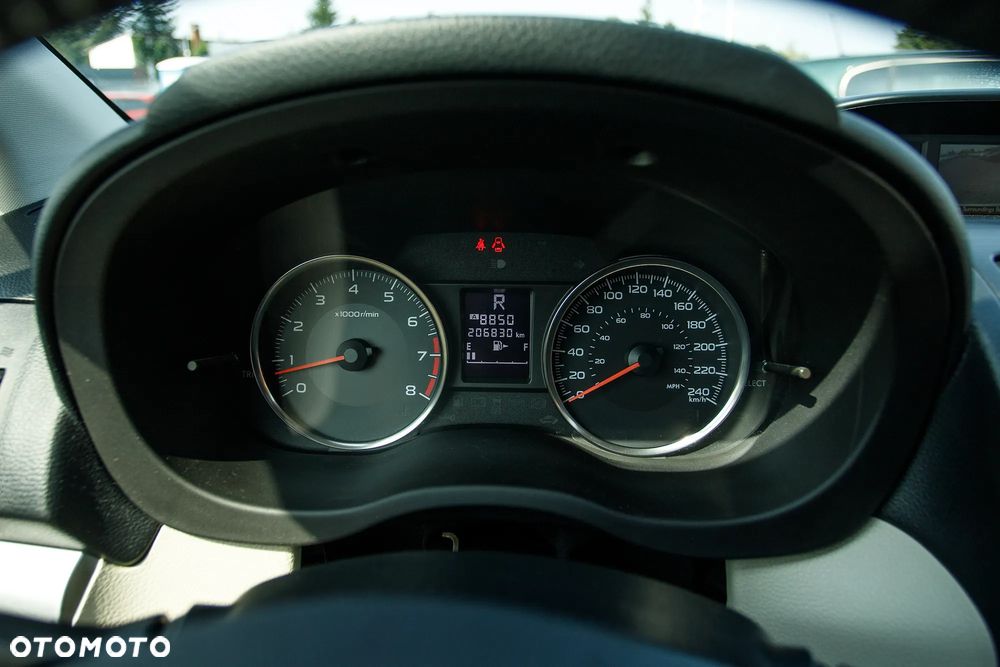 Subaru XV 2.0i Lineartronic Exclusive + - 31