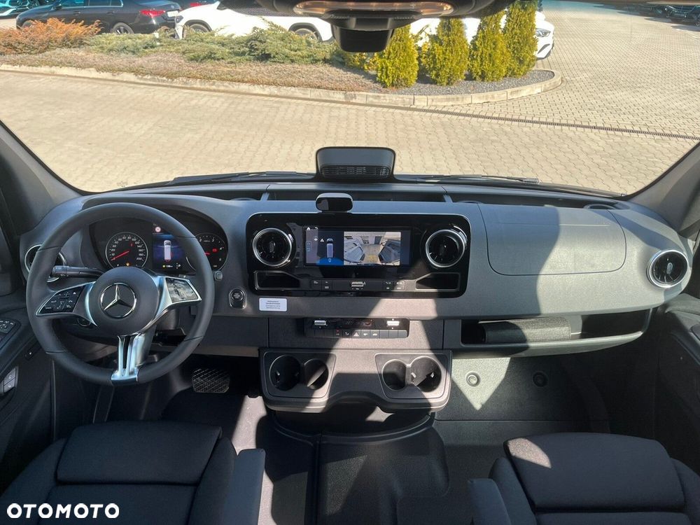 Mercedes-Benz Sprinter 319 CDI - 12