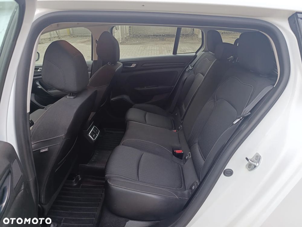 Renault Megane TCe 140 GPF EDC ZEN - 11