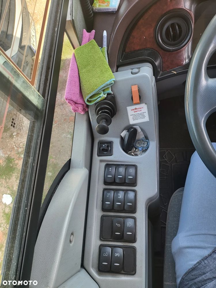 Isuzu TOURQUOISE - 13