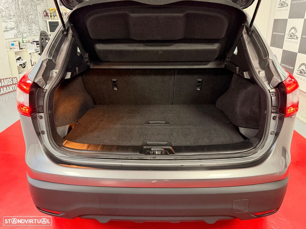 Nissan Qashqai 1.5 dCi N-Connecta 18 - 14