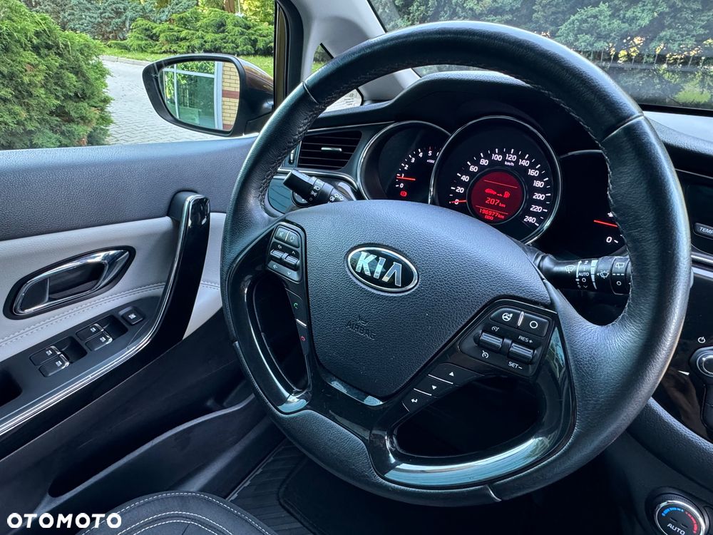 Kia Ceed 1.6 CRDi 136 ISG Dream-Team Edition - 30