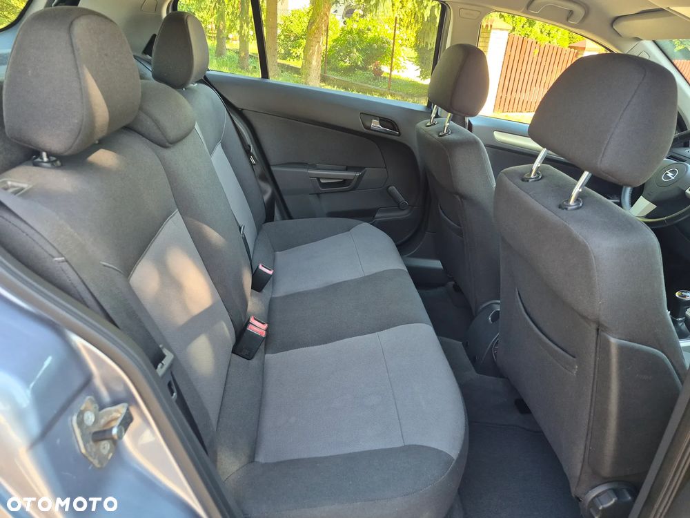 Opel Astra 1.6 Design Edition - 14