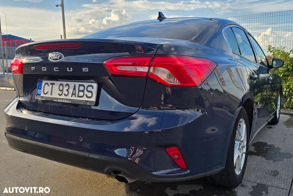Ford Focus 1.0 EcoBoost Titanium - 4