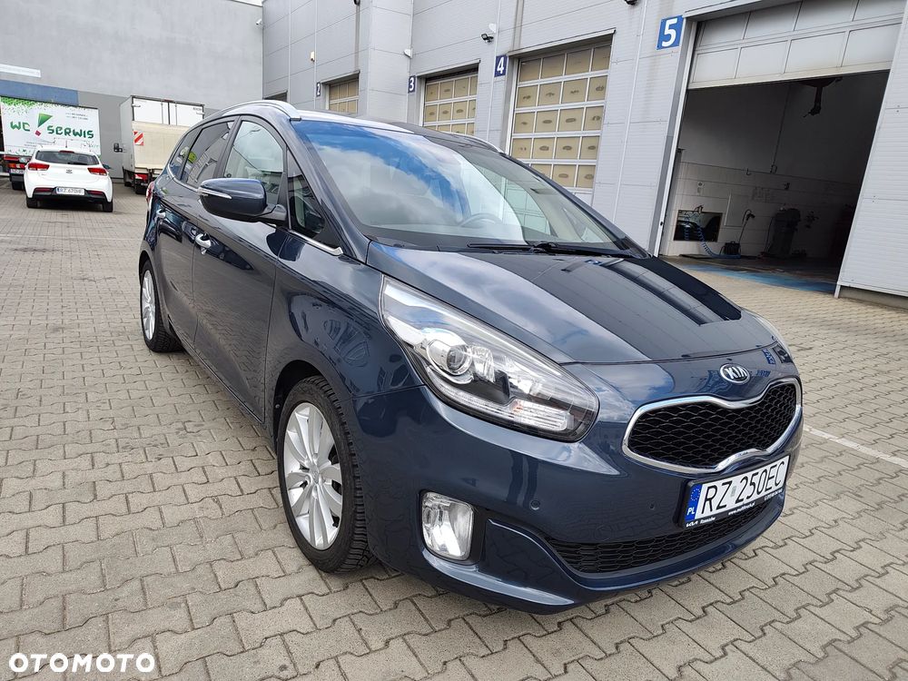 Kia Carens - 2