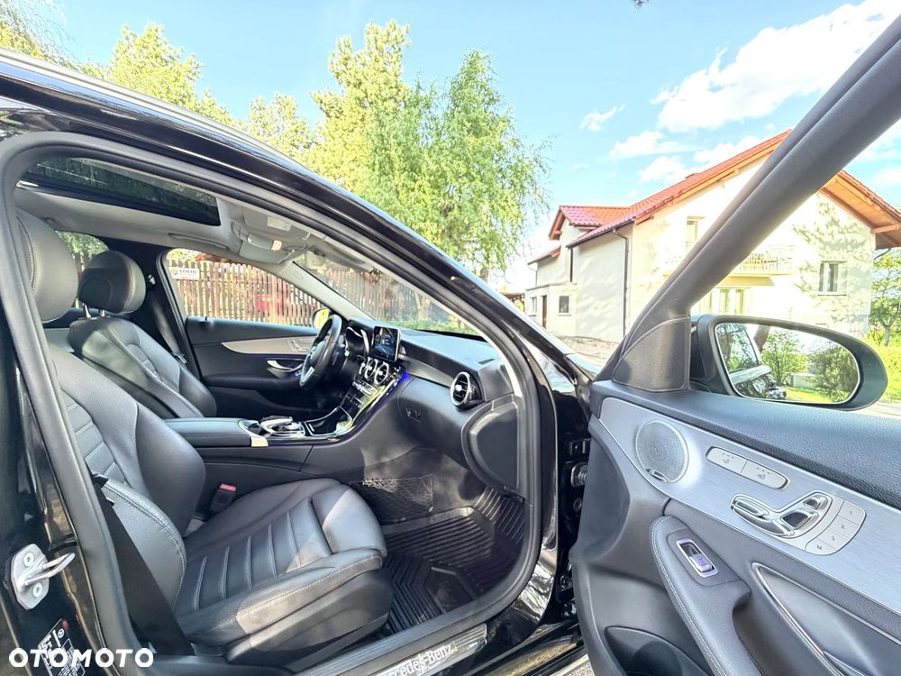 Mercedes-Benz Klasa C 300 d 4MATIC 9G-TRONIC - 27