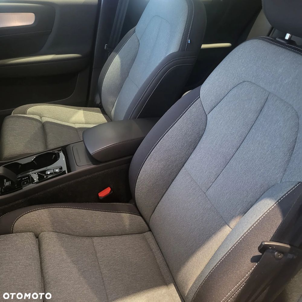 Volvo XC 40 B3 Plus Dark - 15