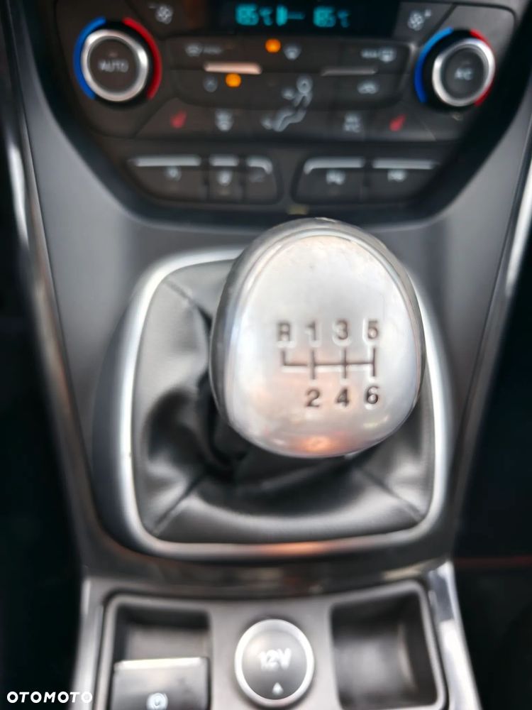 Ford Kuga 1.5 EcoBoost 2x4 ST-Line - 29