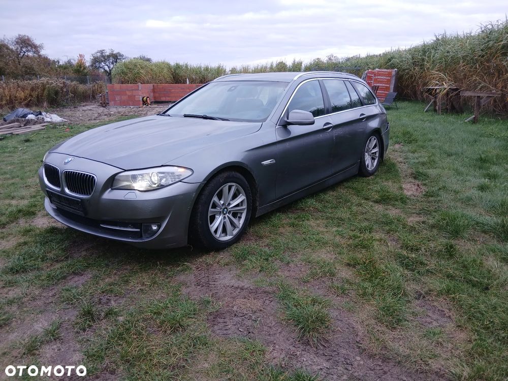 BMW Seria 5 525d Touring - 2