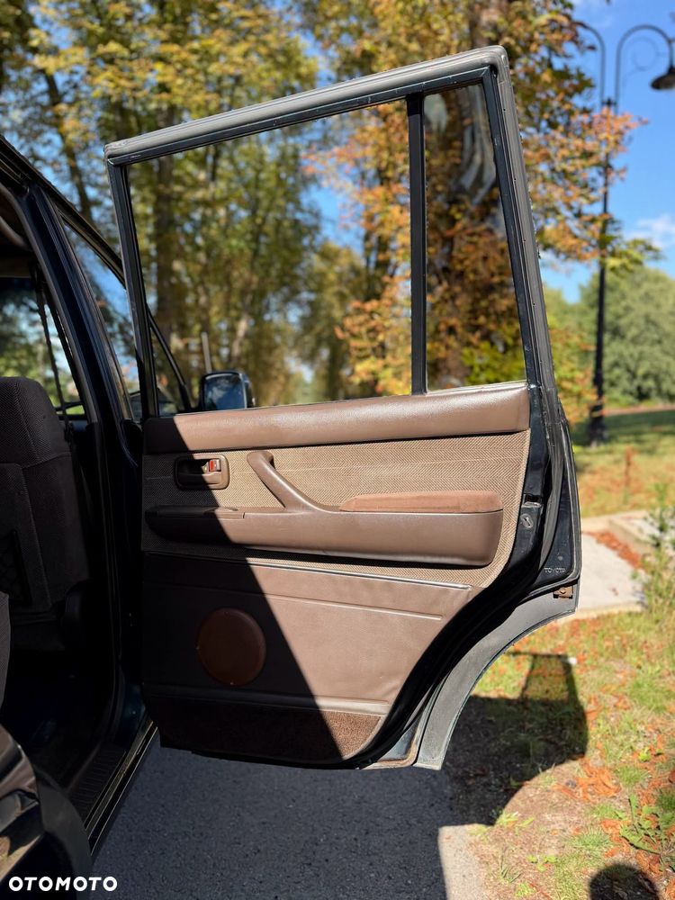Toyota Land Cruiser FZJ80 - 28