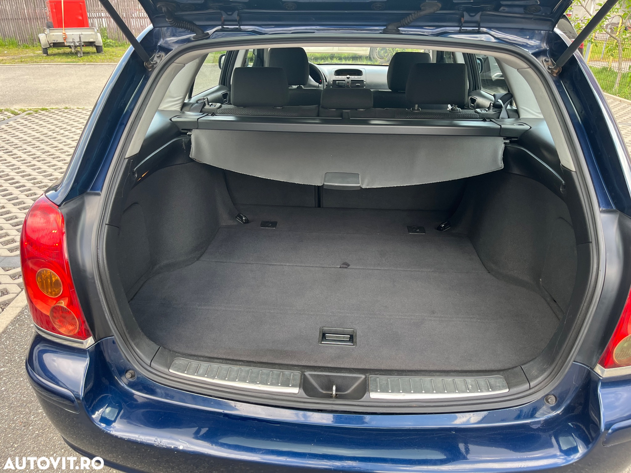 Toyota Avensis 2.0 D4D S/W Sol - 10