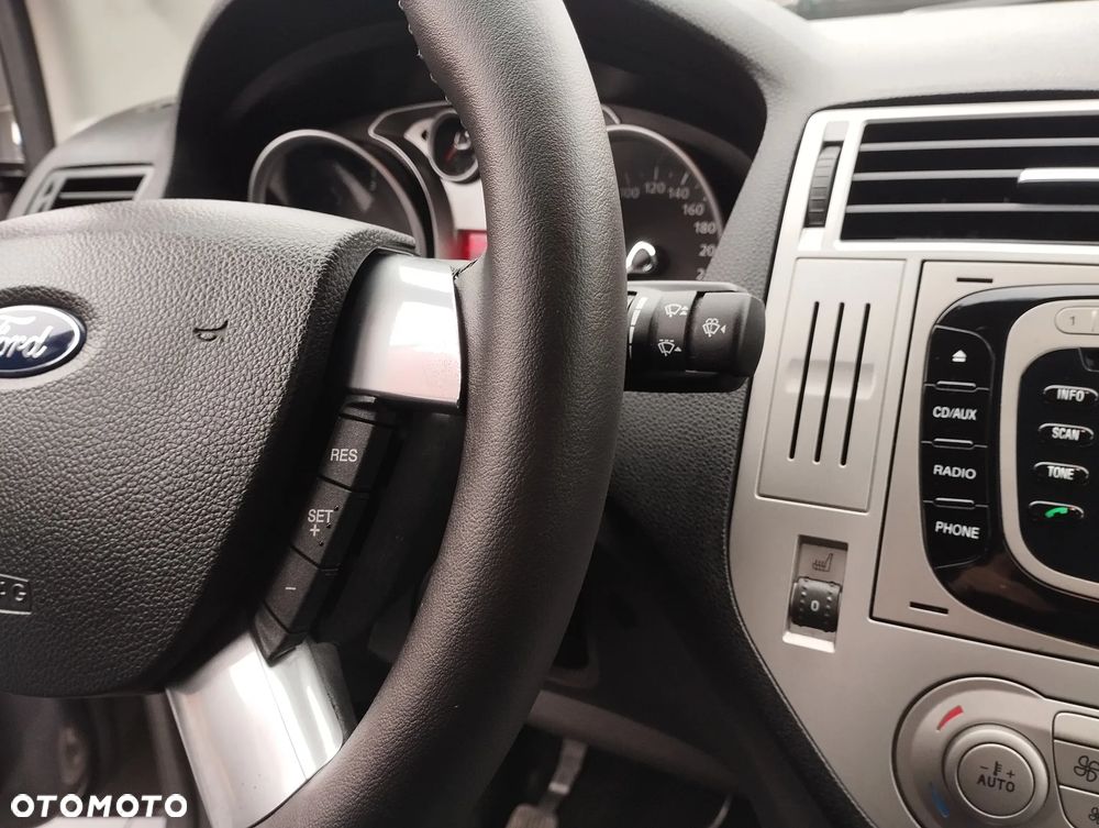 Ford Kuga 2.0 TDCi 2x4 Titanium - 18