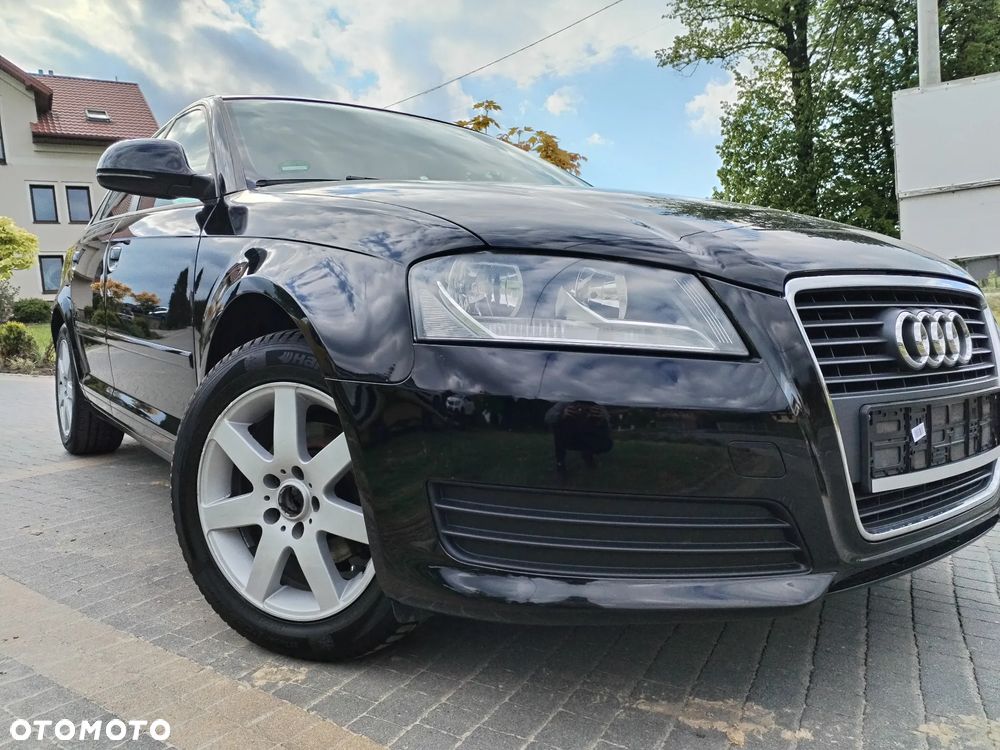Audi A3 Sportback - 1