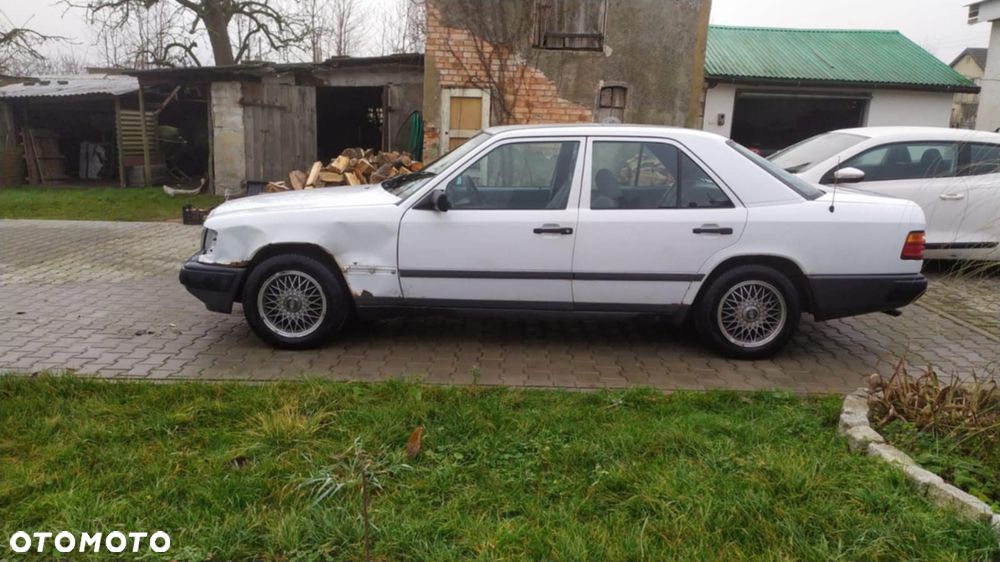 Mercedes-Benz Klasa E 2.6 - 3