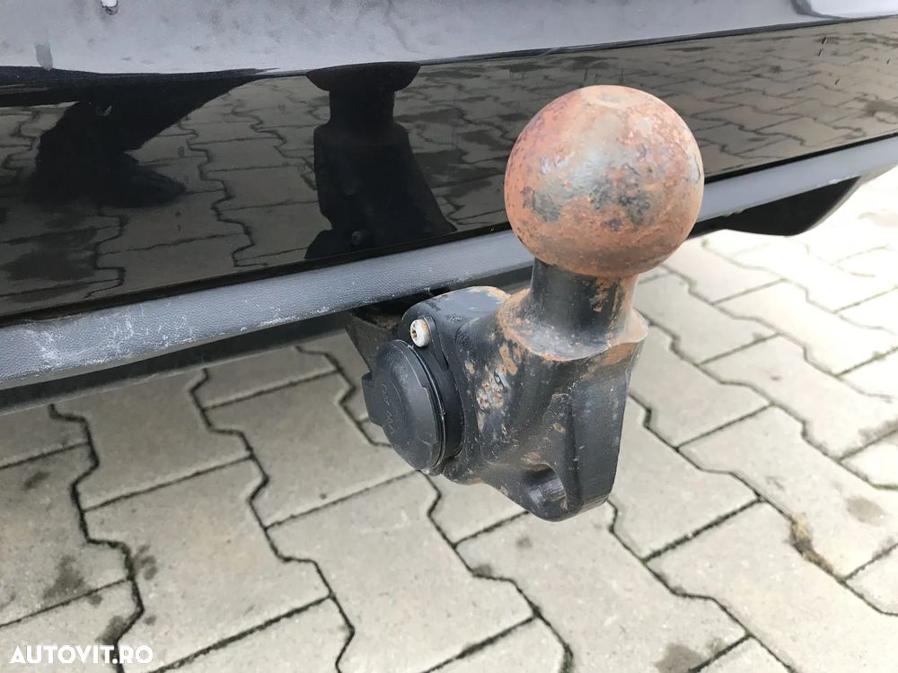 Volkswagen Touran 2.0 TDI SCR DSG Trendline - 36