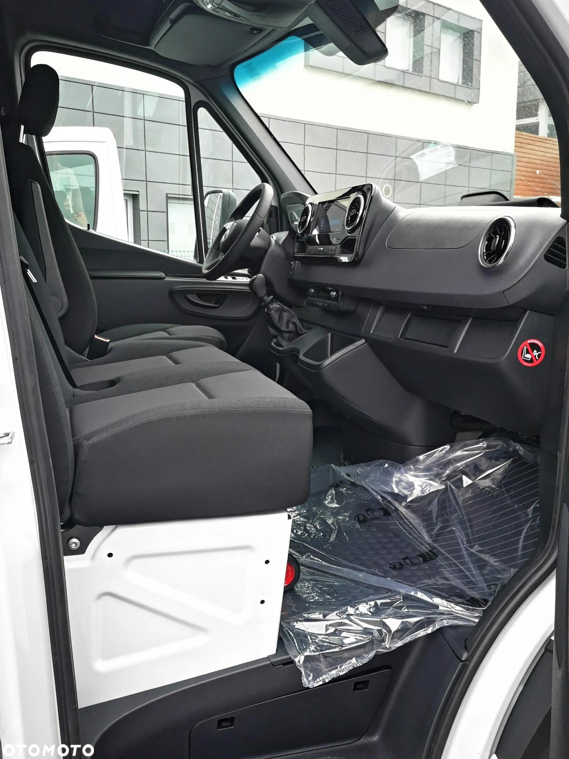 Mercedes-Benz Sprinter - 9