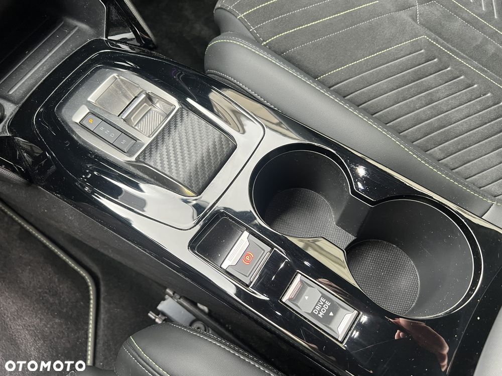 Peugeot 2008 BlueHDi 130 GT S&S EAT8 - 16