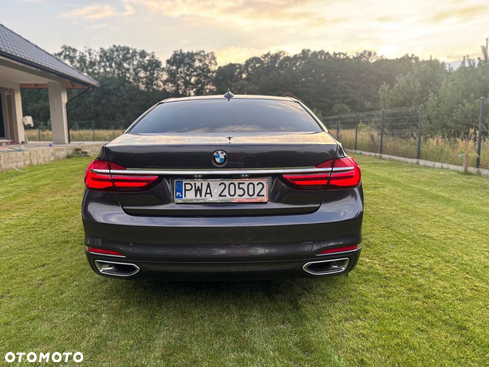 BMW Seria 7 - 12