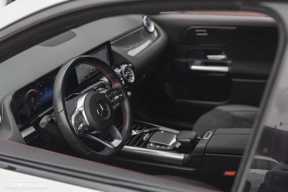 Mercedes-Benz GLA 180 d AMG Line - 14