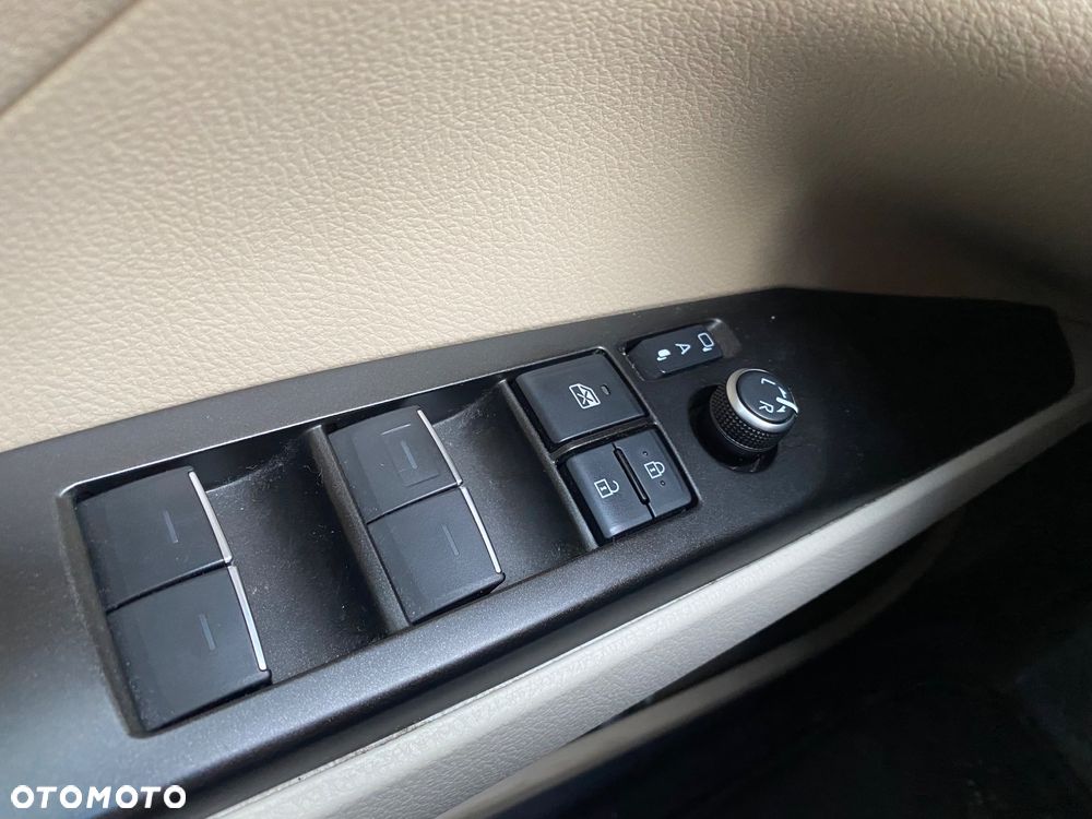 Toyota Camry 2.5 Hybrid Executive CVT - 13