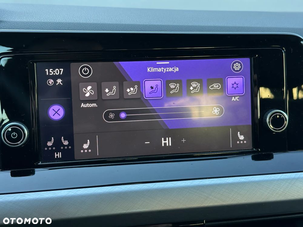 Volkswagen Golf VIII 1.5 eTSI EVO Life DSG - 24