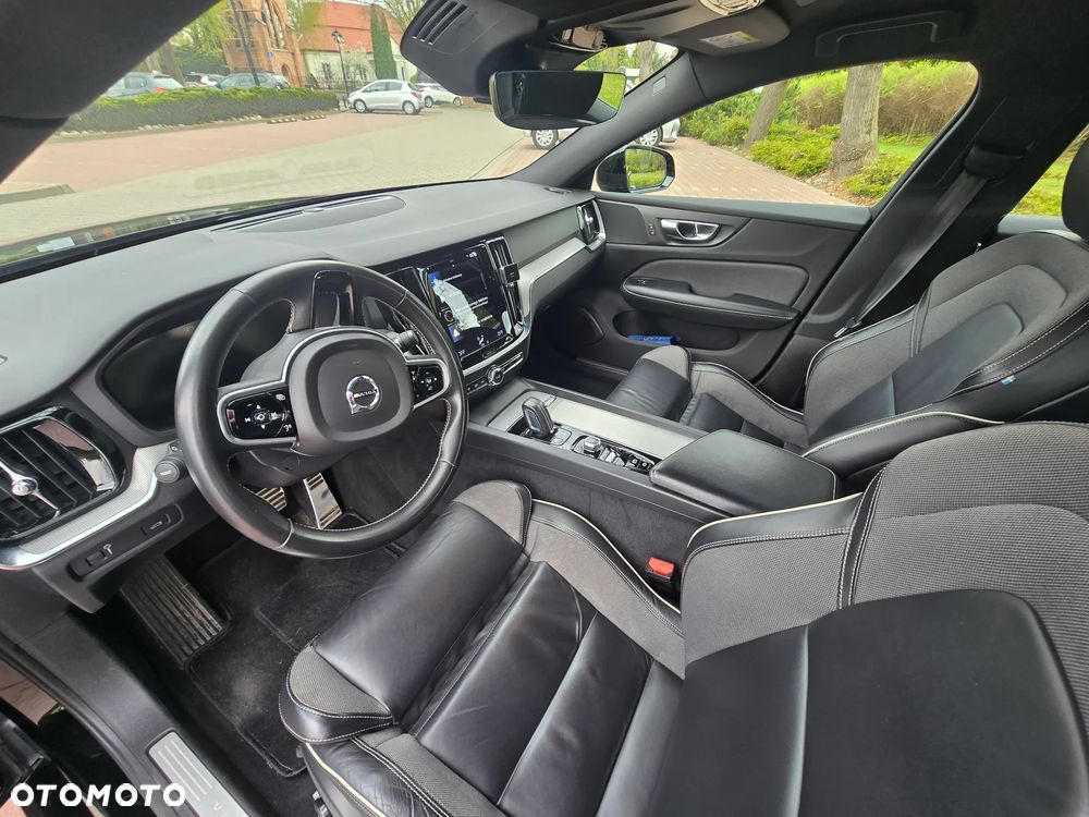 Volvo S60 B5 B AWD R-Design - 4