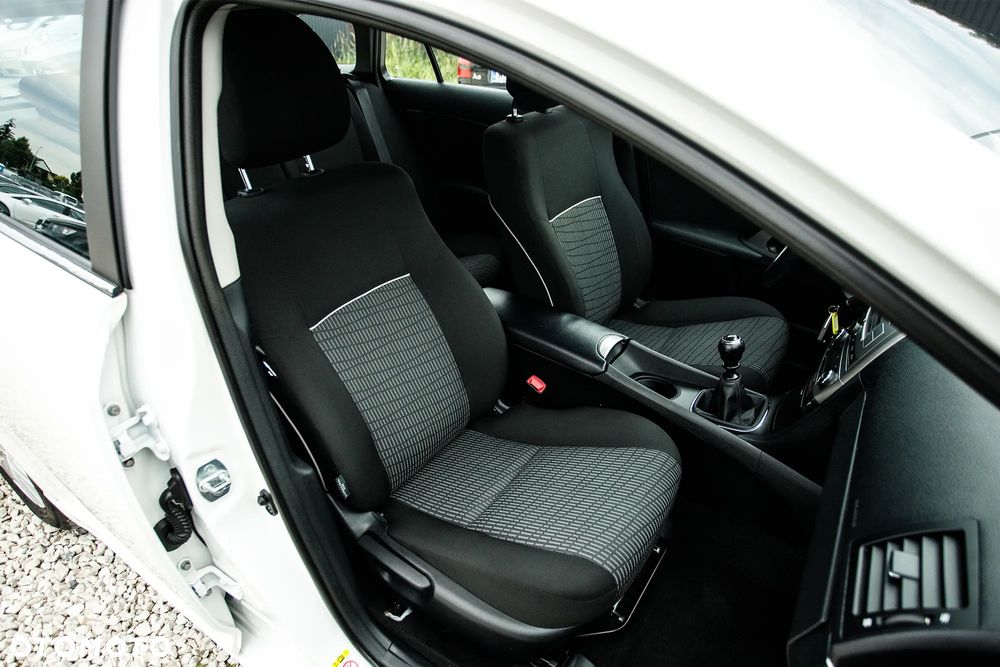 Toyota Avensis 1.8 Life - 35