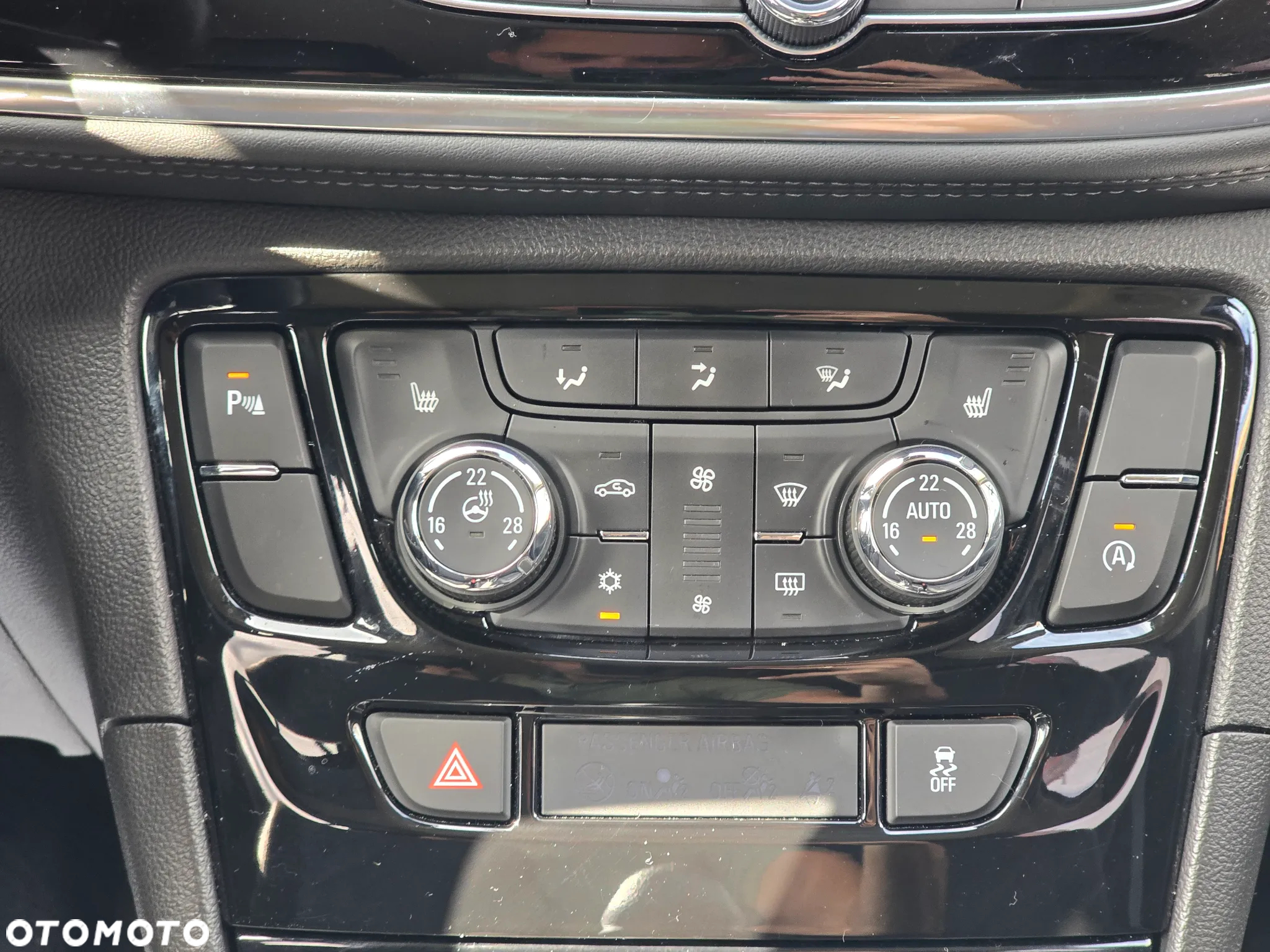 Opel Mokka X 1.4 T Elite S&S - 25