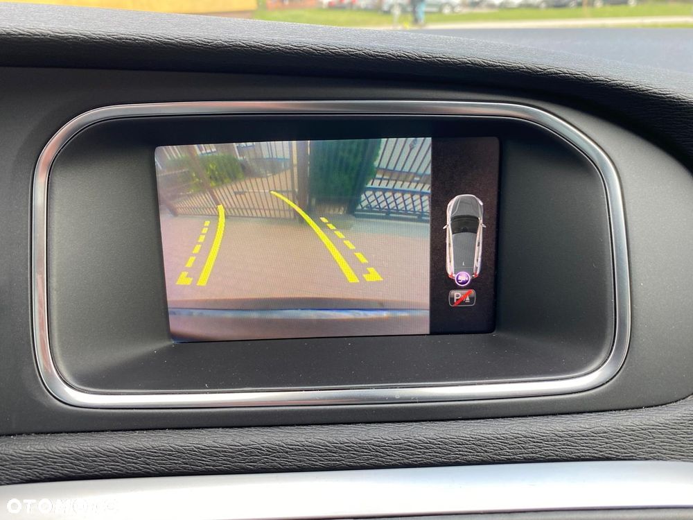 Volvo V40 D3 Geartronic RDesign - 19