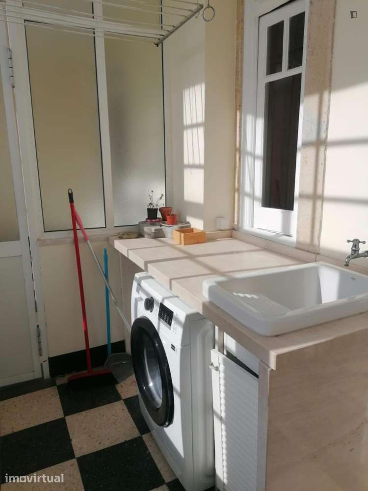 Quarto - localizado em Arroios Lisbon - Grande imagem: 4/14