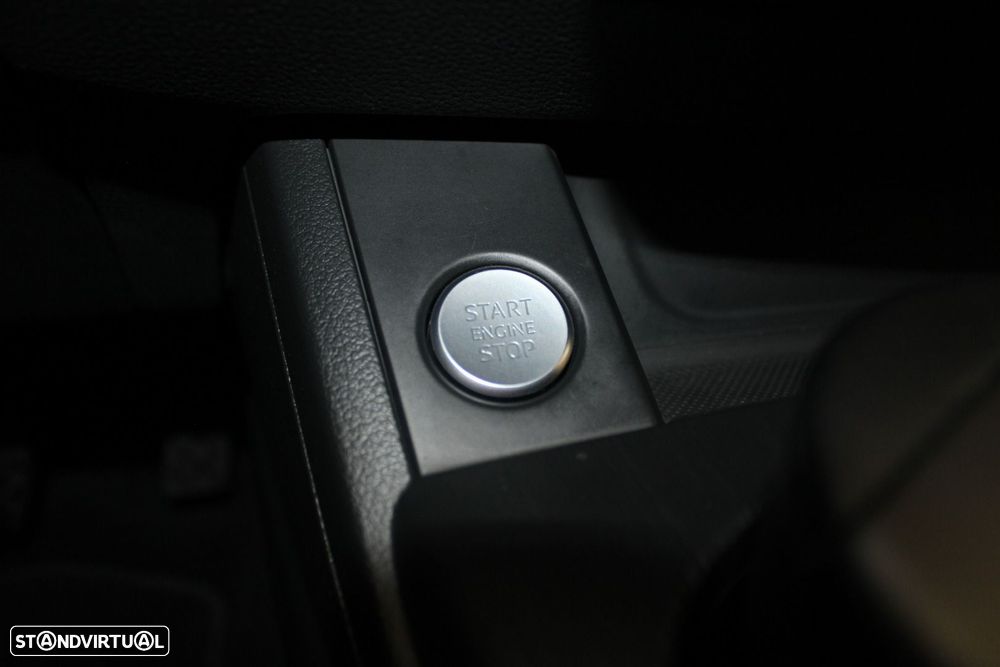 Audi A4 Avant 2.0 TDI S tronic - 25