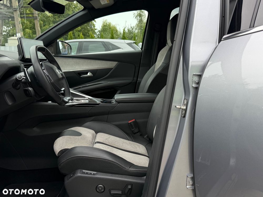Peugeot 3008 225 e-EAT8 GT - 33
