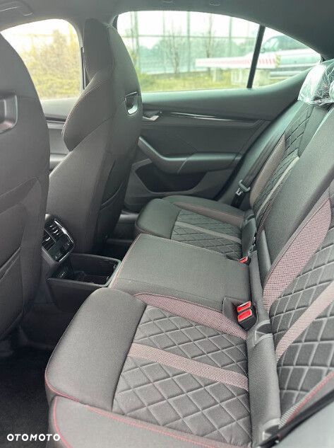 Skoda Octavia 2.0 TSI RS DSG - 10