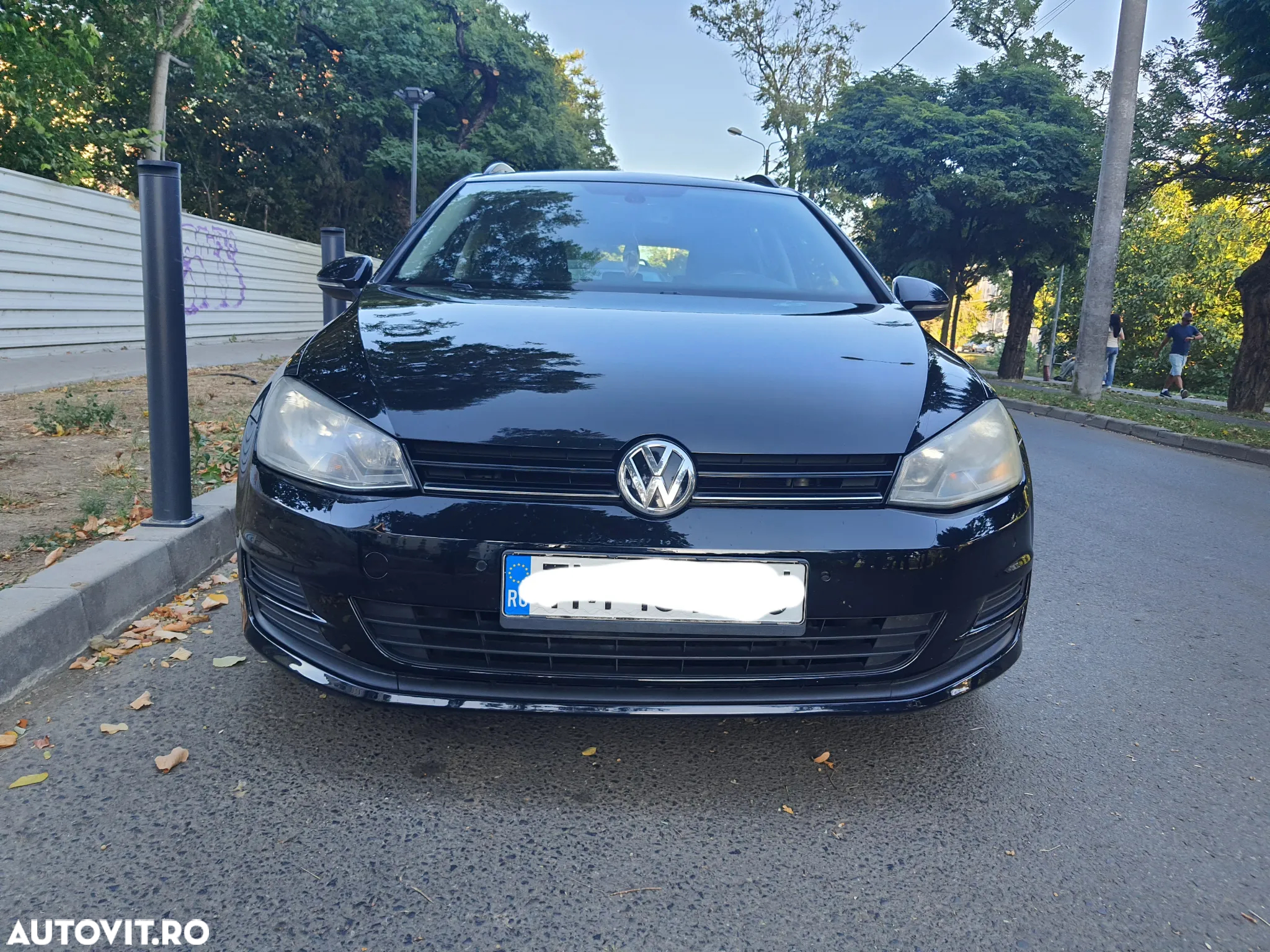 Volkswagen Golf 1.6 TDI BMT Comfortline - 3