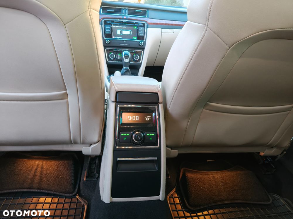 Skoda Superb 2.0 TDI Platinum - 2