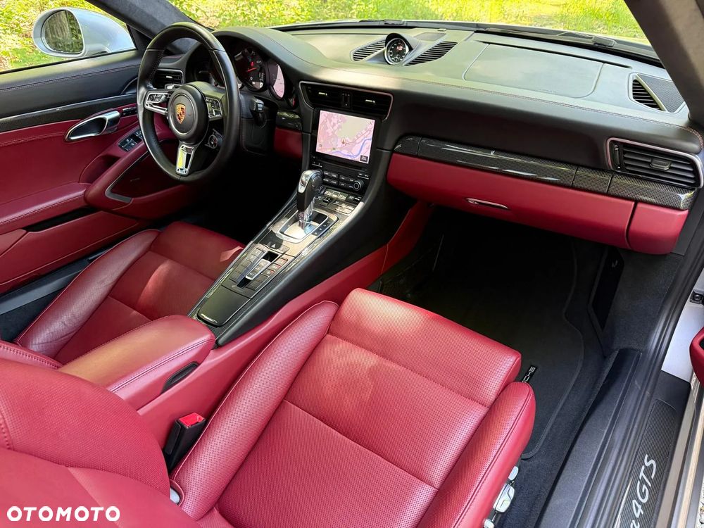 Porsche 911 Carrera 4 GTS PDK - 29