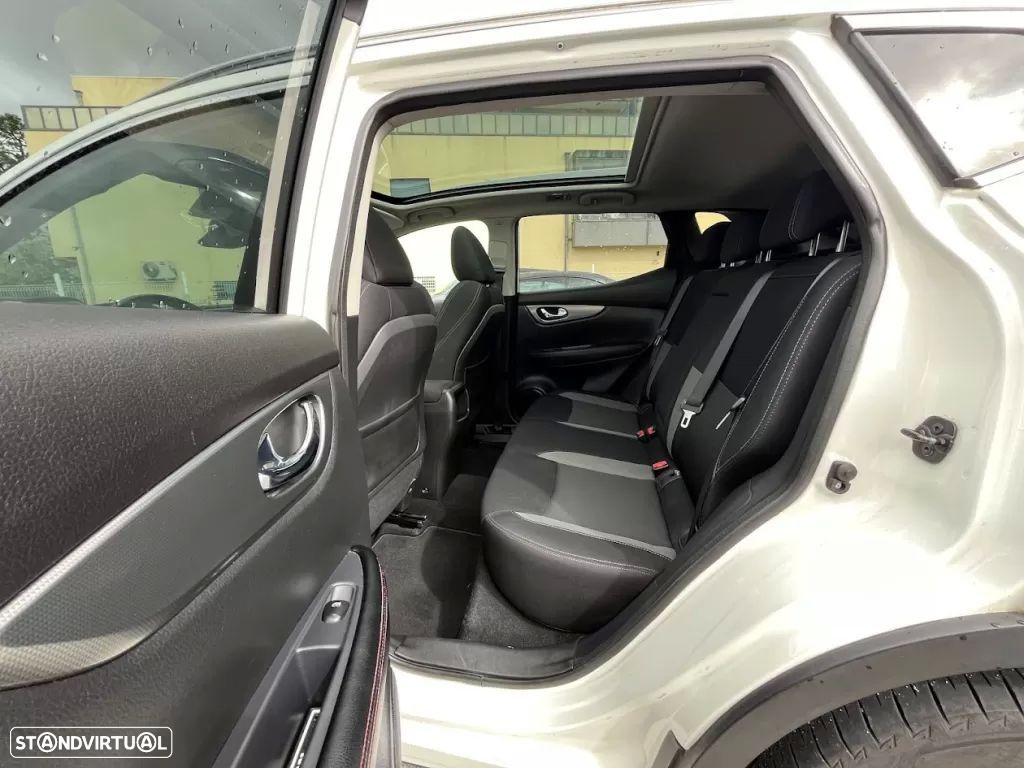 Nissan Qashqai 1.5 dCi N-Connecta 18 - 39