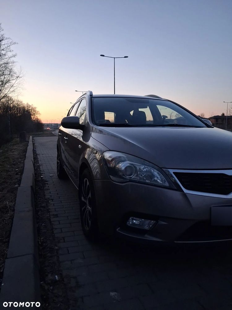 Kia Ceed 1.6 Comfort + - 2