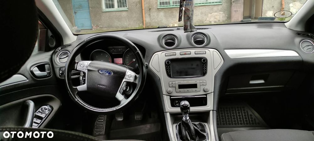 Ford Mondeo 2.0 TDCi Ambiente - 3