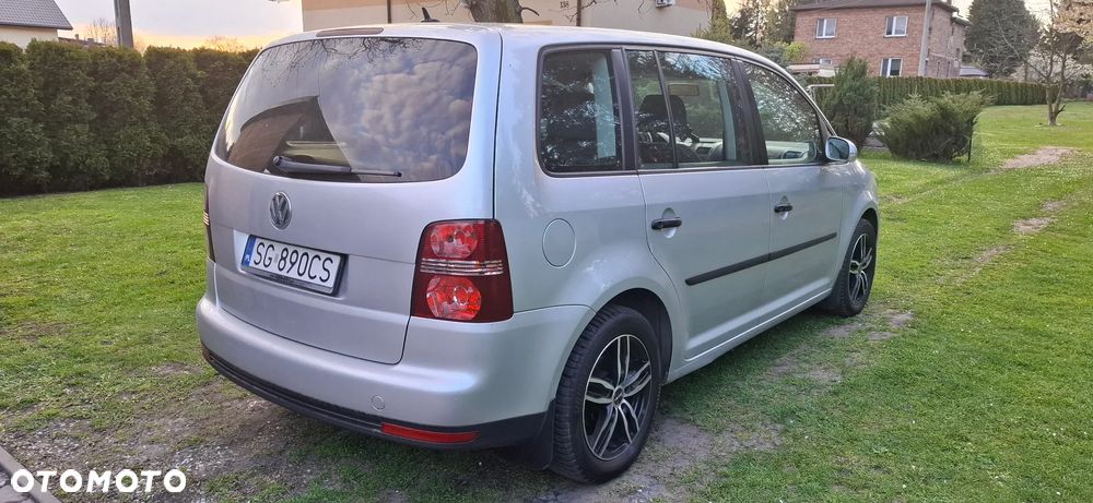 Volkswagen Touran 1.9 TDI DPF Conceptline - 25