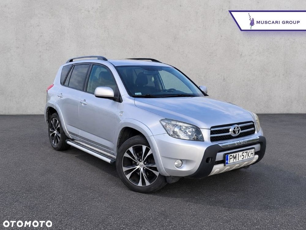Toyota RAV4 - 1