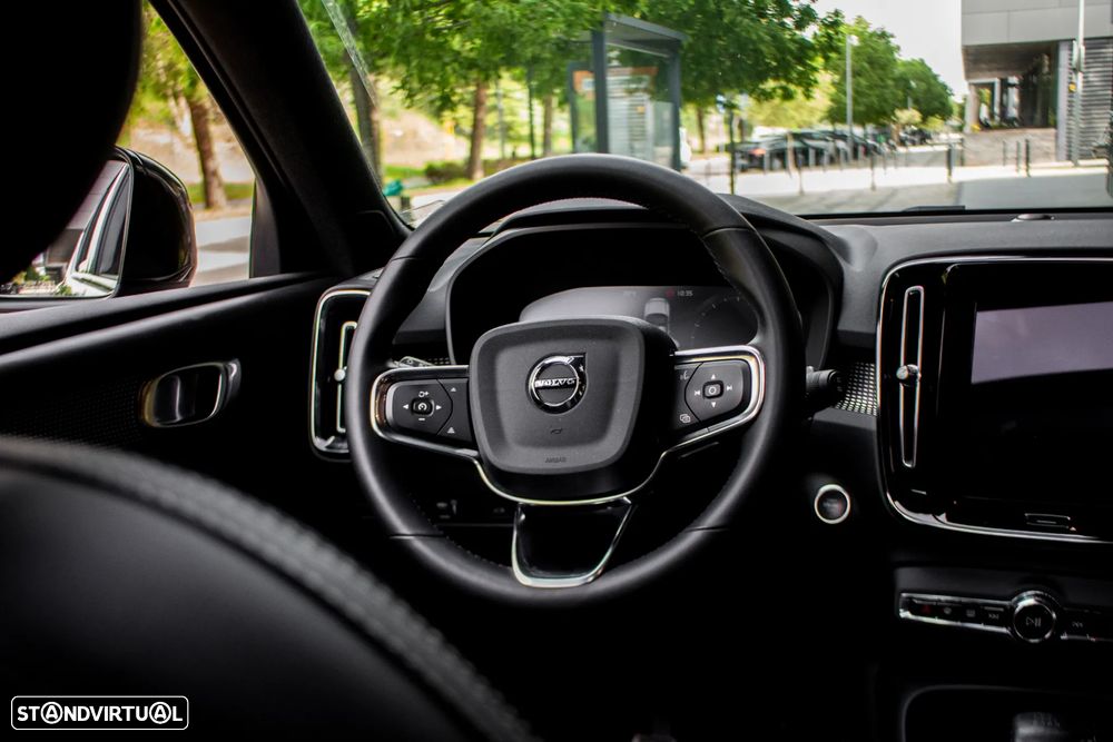 Volvo XC 40 T3 Momentum - 29