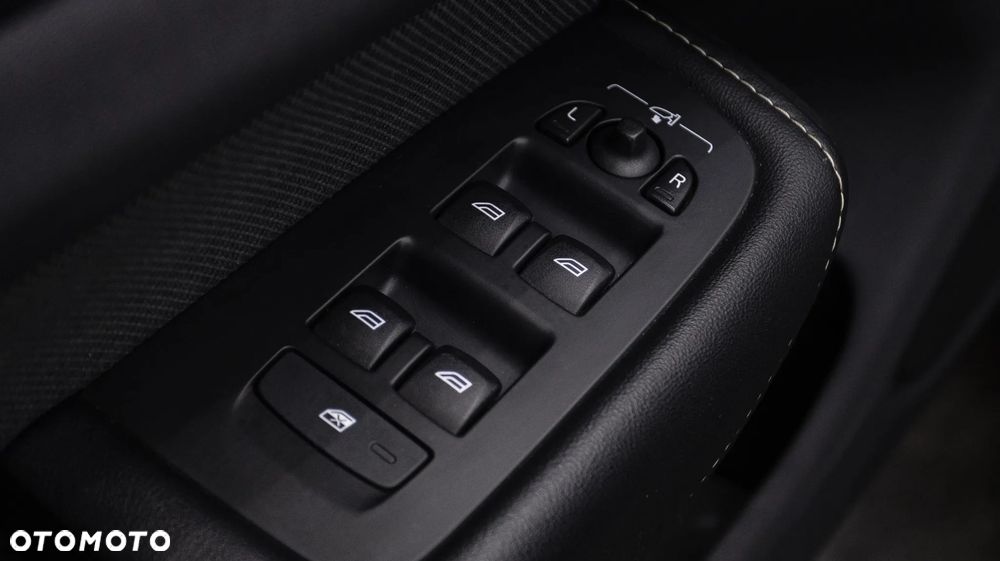 Volvo XC 60 B4 B R-Design - 29