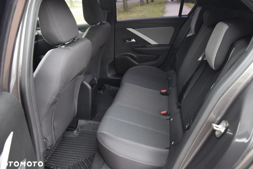Opel Astra 1.2 T S&S - 12