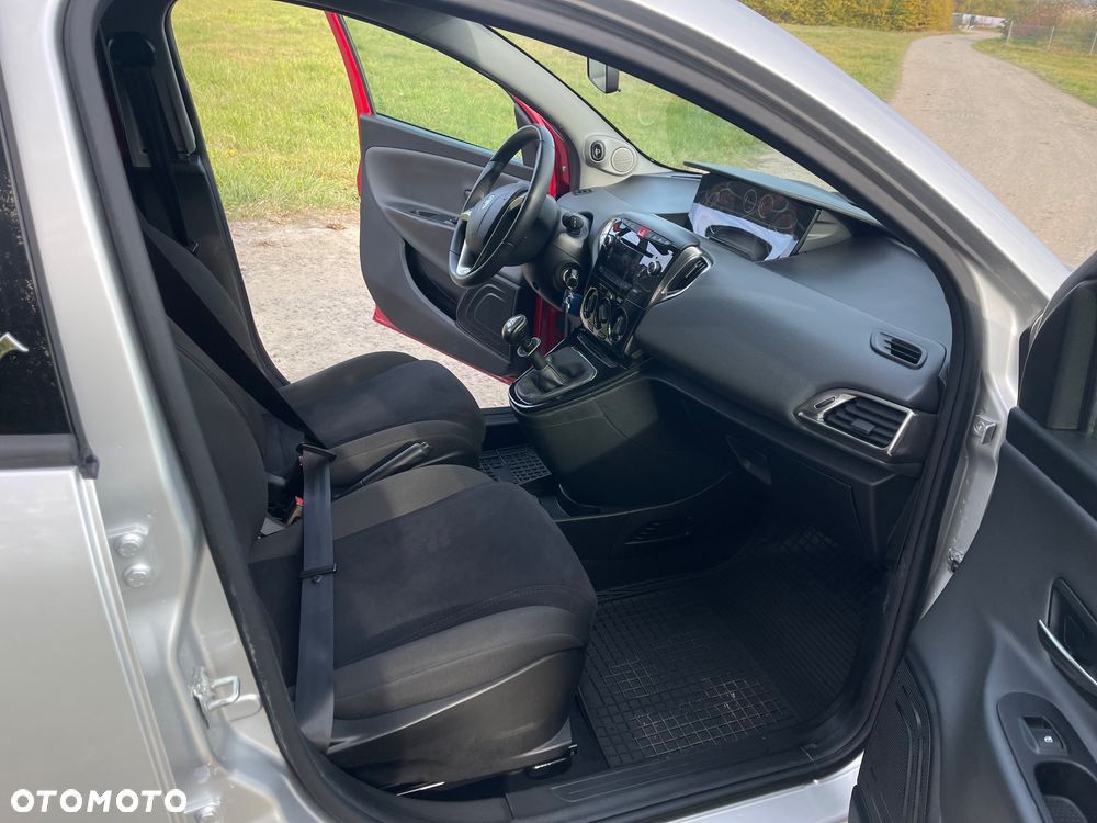 Lancia Ypsilon Y 1.2 8v Platinum - 13
