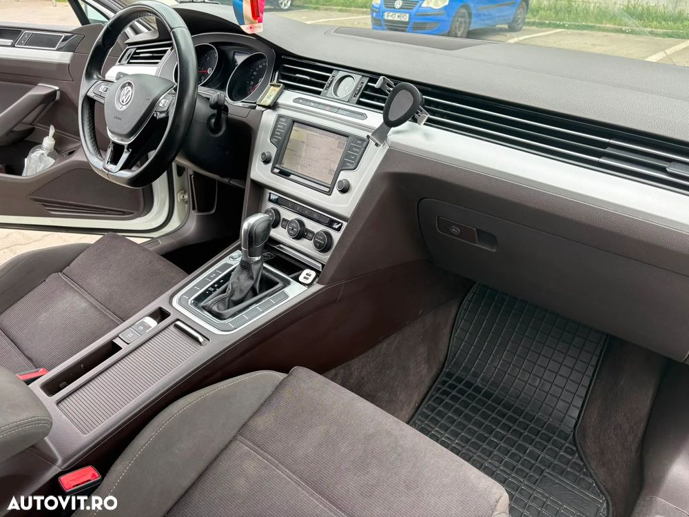 Volkswagen Passat 2.0 TDI DSG Comfortline - 10
